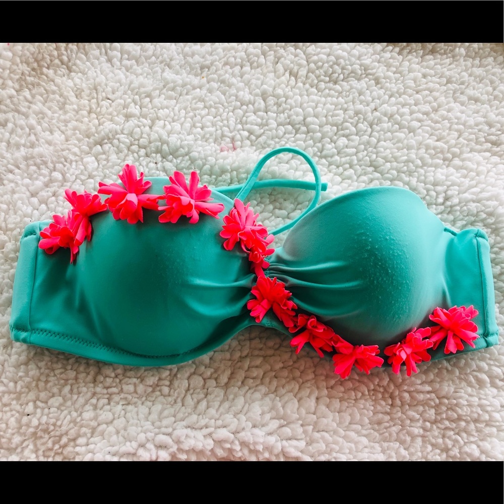 SOLDVictoria Secret Bikini Top